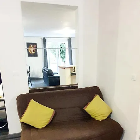 The Family - Bel 4/6 Places *